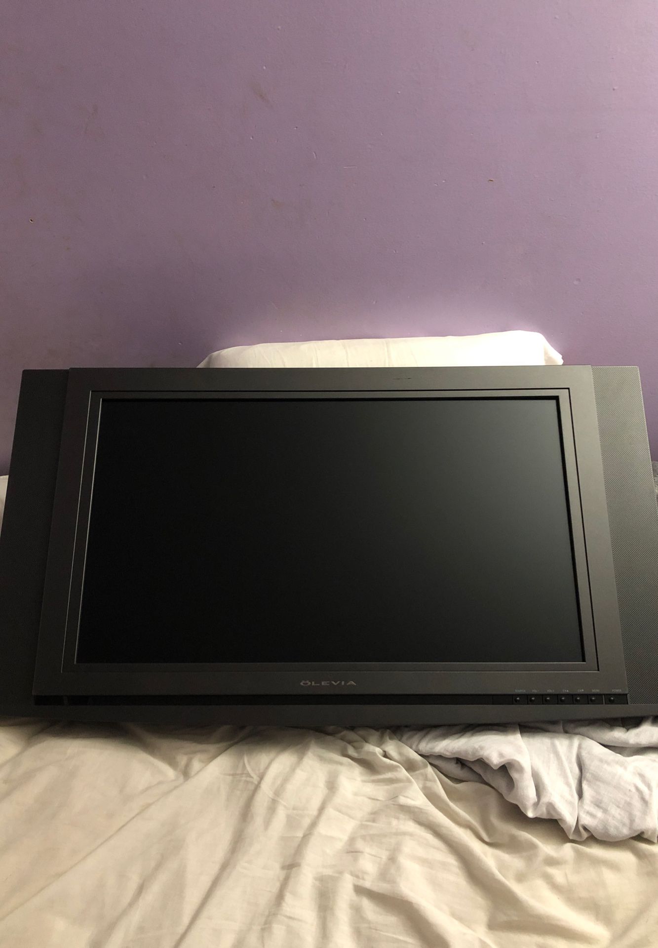 31” Olevia lcd hdtv