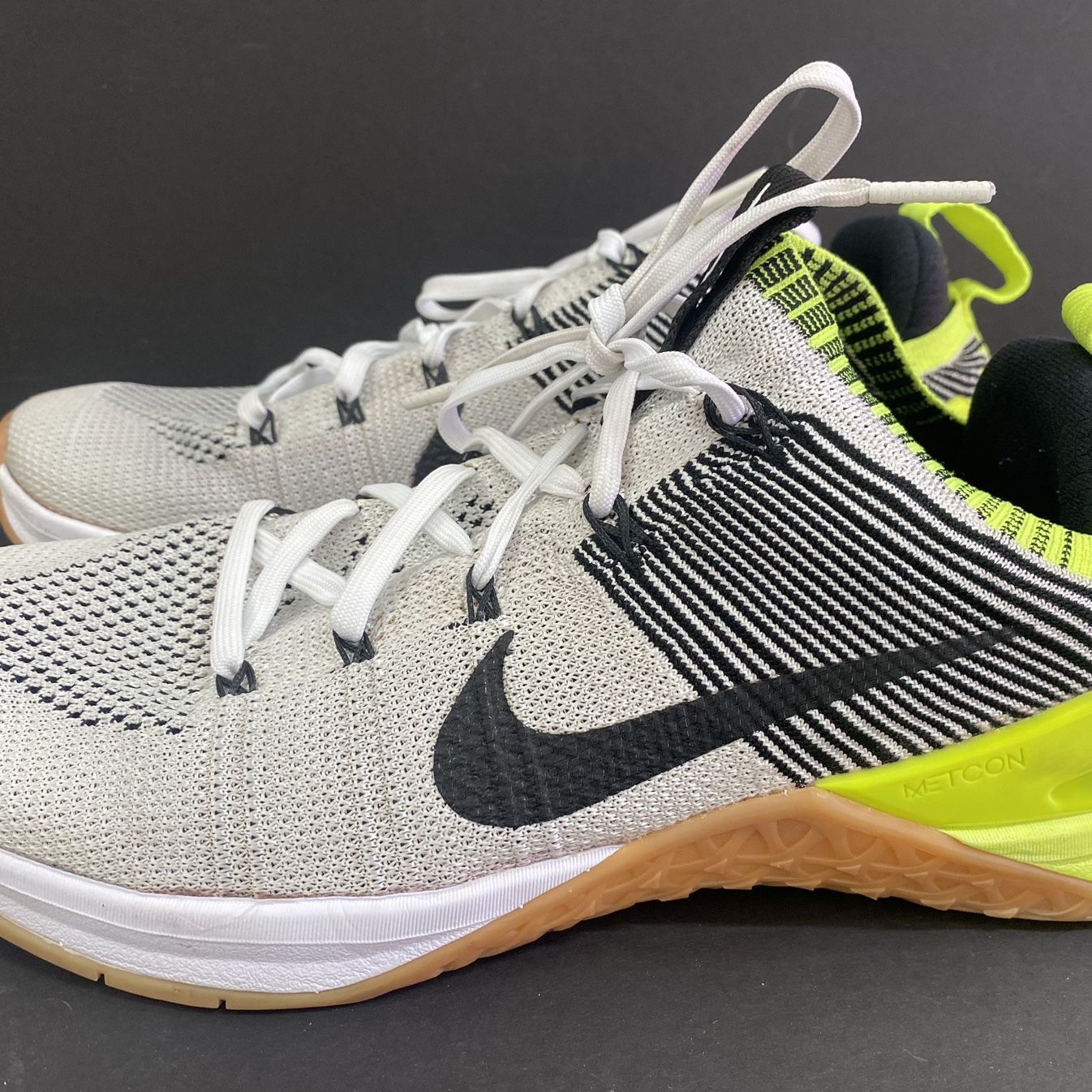Nike metcon hotsell white gum