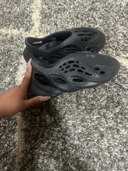 Yeezy Onyx Foam Runners