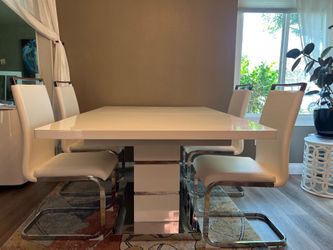 Modern High-Gloss White Dining Set – Table + 4 Chairs (Wayfair)