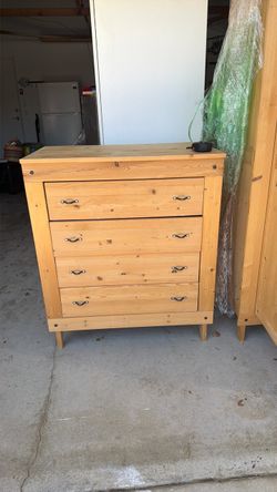 Wood 4-Drawer Dresser