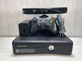 Microsoft Xbox 360 S 4GB Black Console With Kinect (A1G013014)
