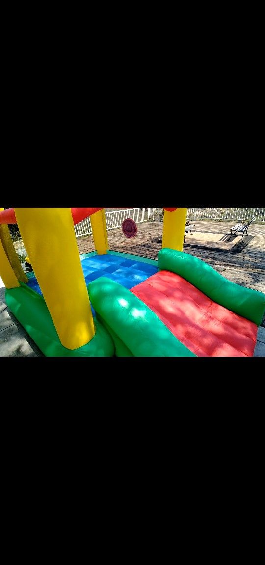 Little Tikes Jr. Bounce House