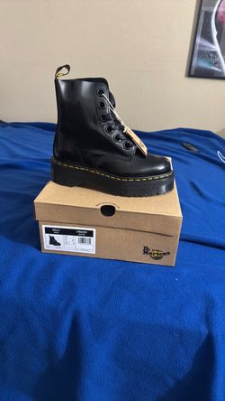 Dr martin’s, black size 9 women