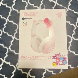 HELLO KITTY GAMING HEADPHONES