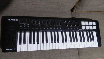 M-AUDIO OXYGEN 49 KEYBOARD