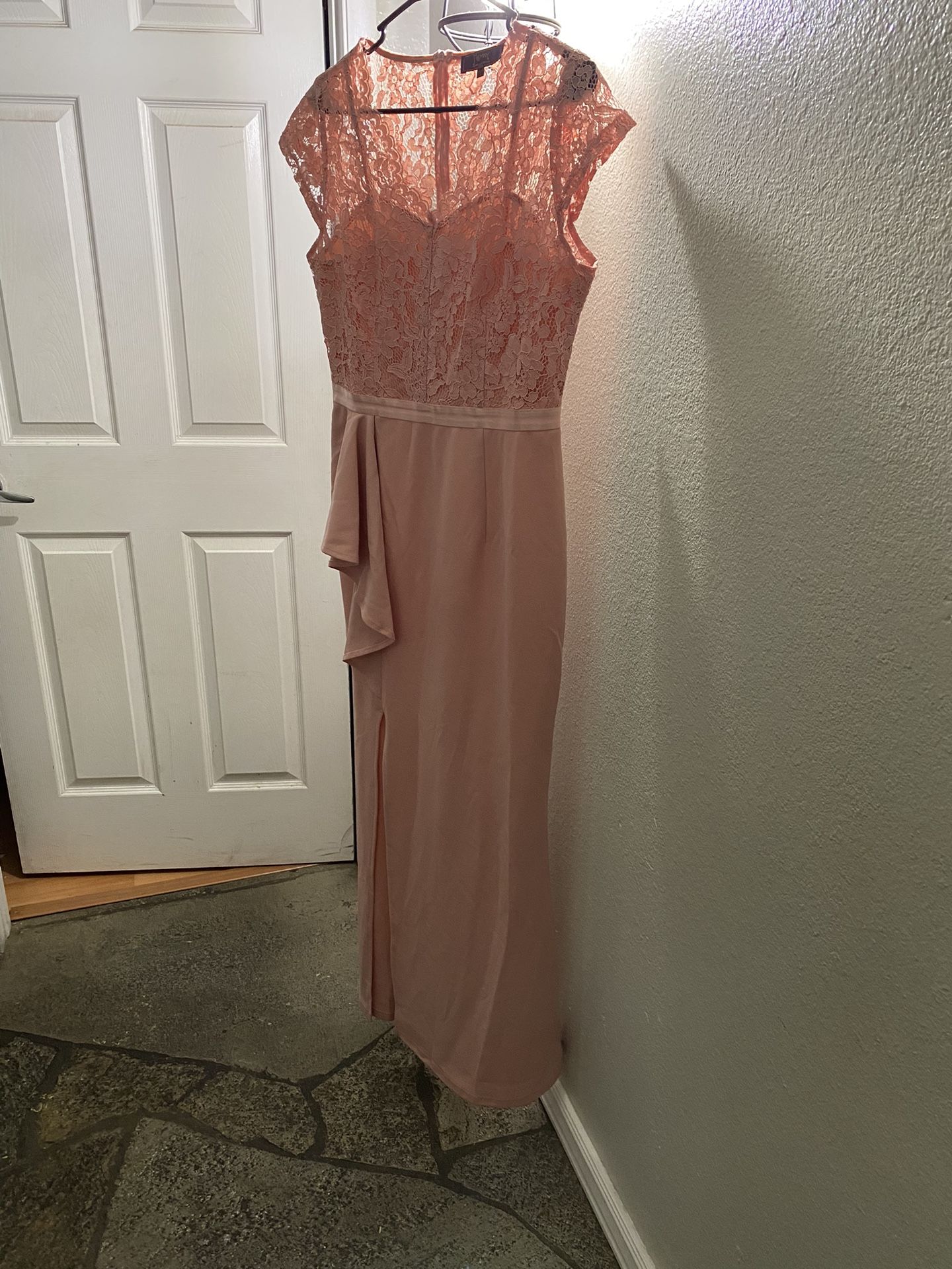 Used Once For A Wedding ….very Nice