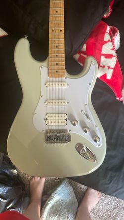 Stratocaster-Style Electric Guitar