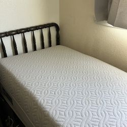 Sleep Number split King bed. M7 memory foam series
