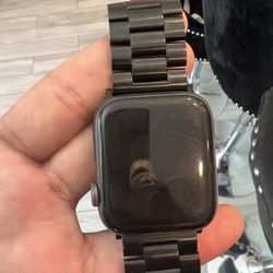 Series 4 44mm Apple Watch 