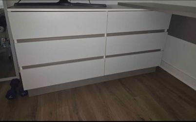 Drawers with desk, TV and chair for only 120. I sell by moving ASAP