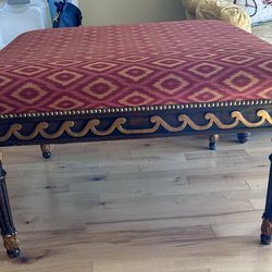 ELEGANT UPHOLSTERED BENCH/COCKTAIL OTTOMAN