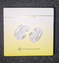 Bose x Kendra Scott Ultra Open Earbuds - Mother of Pearl