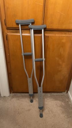 Adjustable Aluminum Crutches