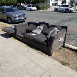 FREE COUCH 
