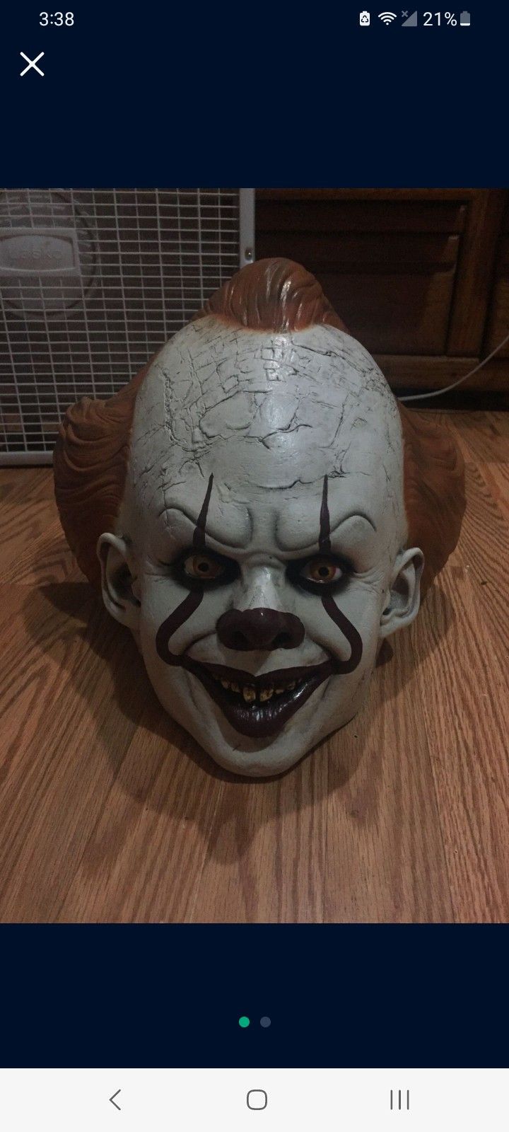 PennyWise mask by Trick Or Treat Studios