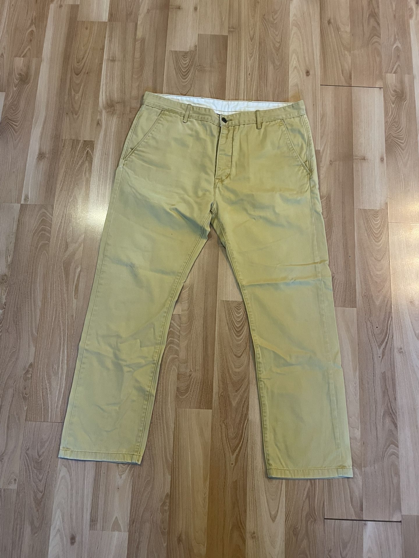 Yellow Levi’s Jeans