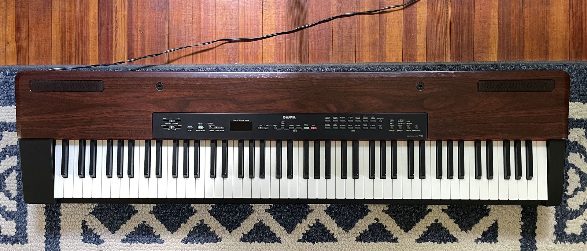 Yamaha P-120 electronic piano / keyboard - great shape and very complete!