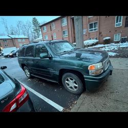 2004 GMC yukon denali
