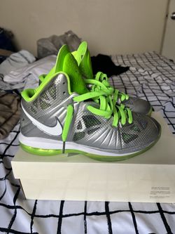 LeBron 8 sz 8.5 (Dunk man )