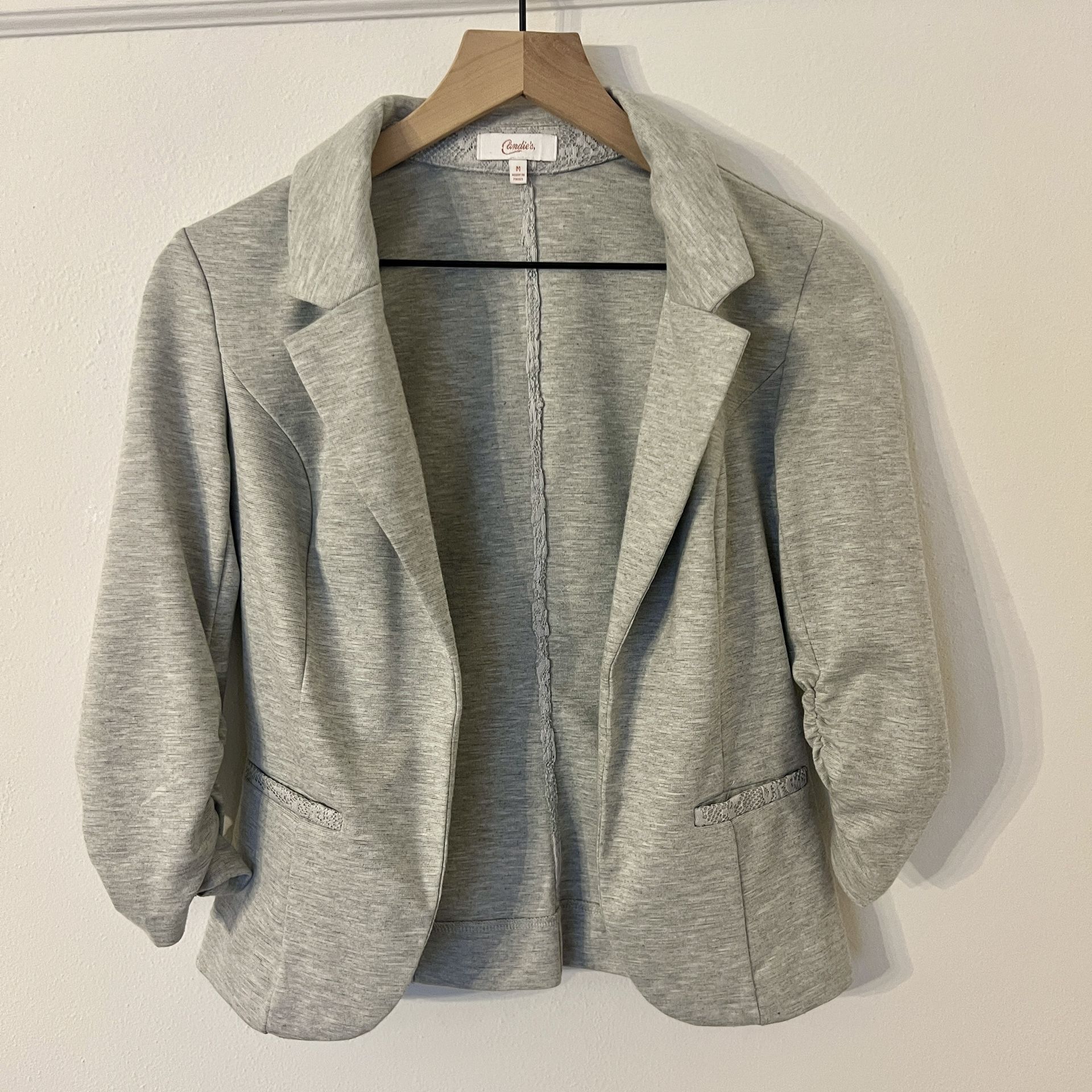 Candies Womens Blazer size M Gray Open Drape Ruched Sleeves Waist Length Jacket