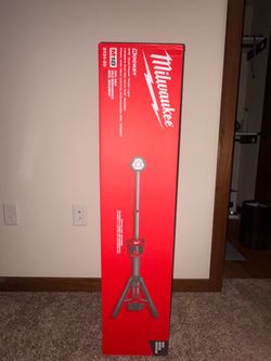 Milwaukee M18 Tower light