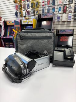 Panasonic PV-GS39 Mini Dv Camcorder w/ Case, charger, and extra battery