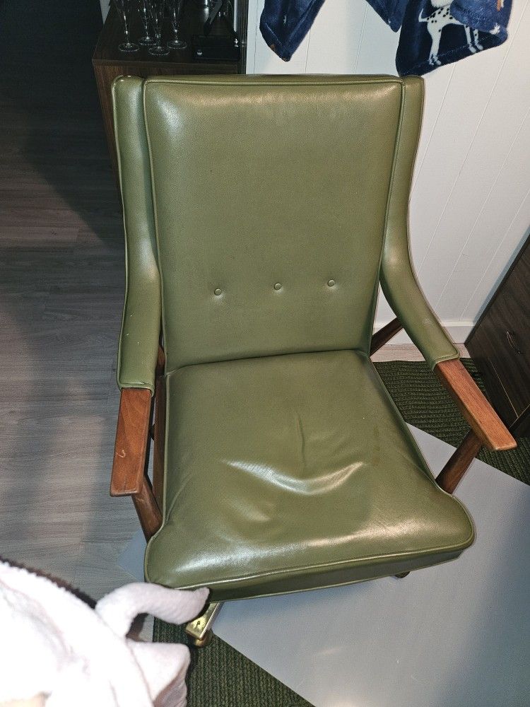 Beautiful Green Vintage Desk Chair