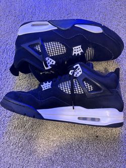 Air Jordan 4 Retro White Thunder Sneakers