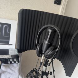 Recoding Studio Equipment 