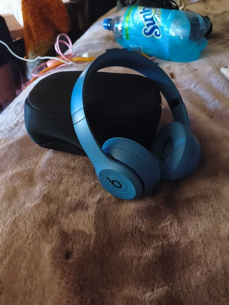 Beats Solo 4