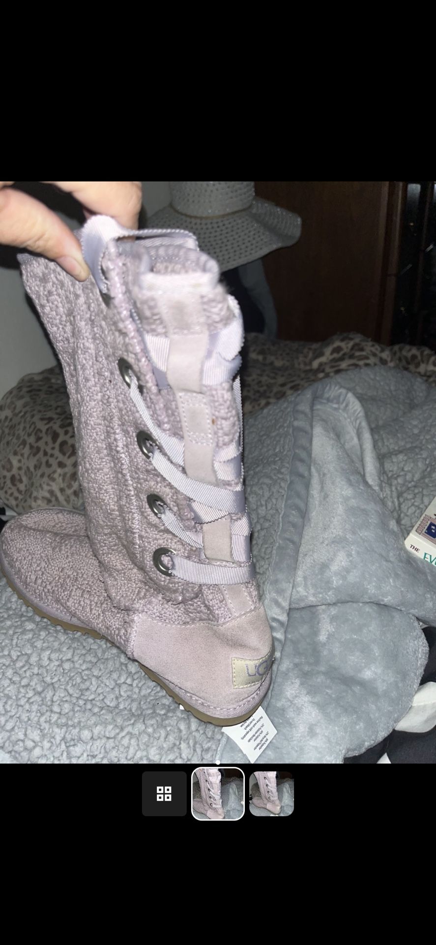 UGG BRAND NEW SIZE 6