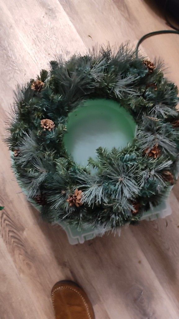 Christmas Wreath Sterilite