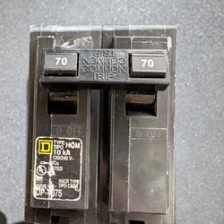 Square D

Homeline 70 Amp 2-Pole Circuit Breaker