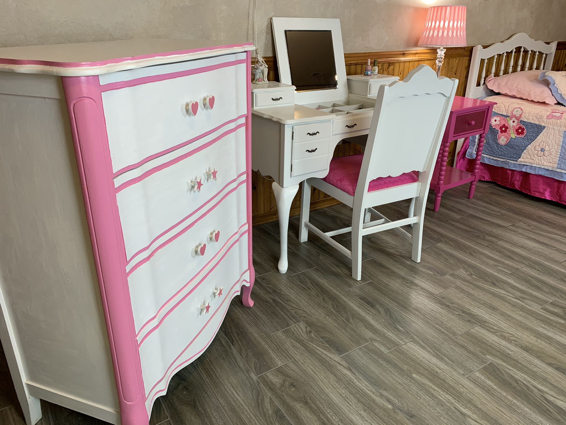 Girls white & Pink bedroom