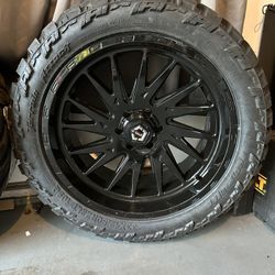 33x12.5r22