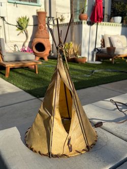 Vintage rawhide teepee table lamp