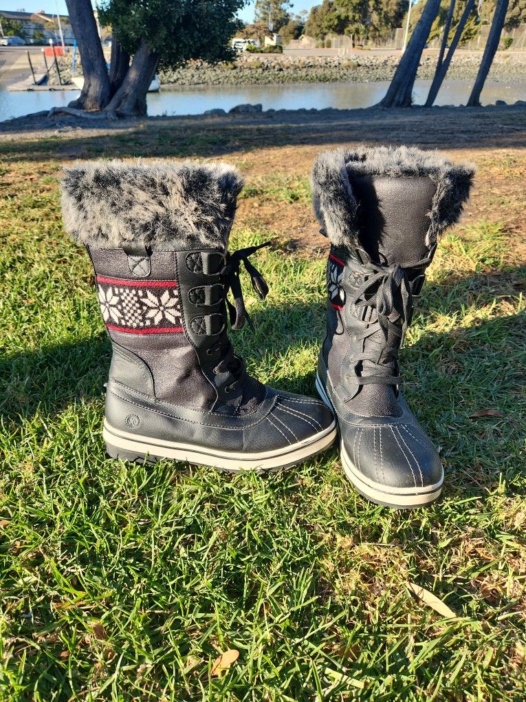 Black Snow Boots, Women's 9