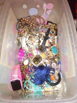 Lots of good jewelry $80