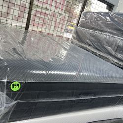 QUEEN SIZE SIMMONS BEAUTYREST BLACK (MEDIUM-FIRM) MATTRESS & BOX SPRING BED SET