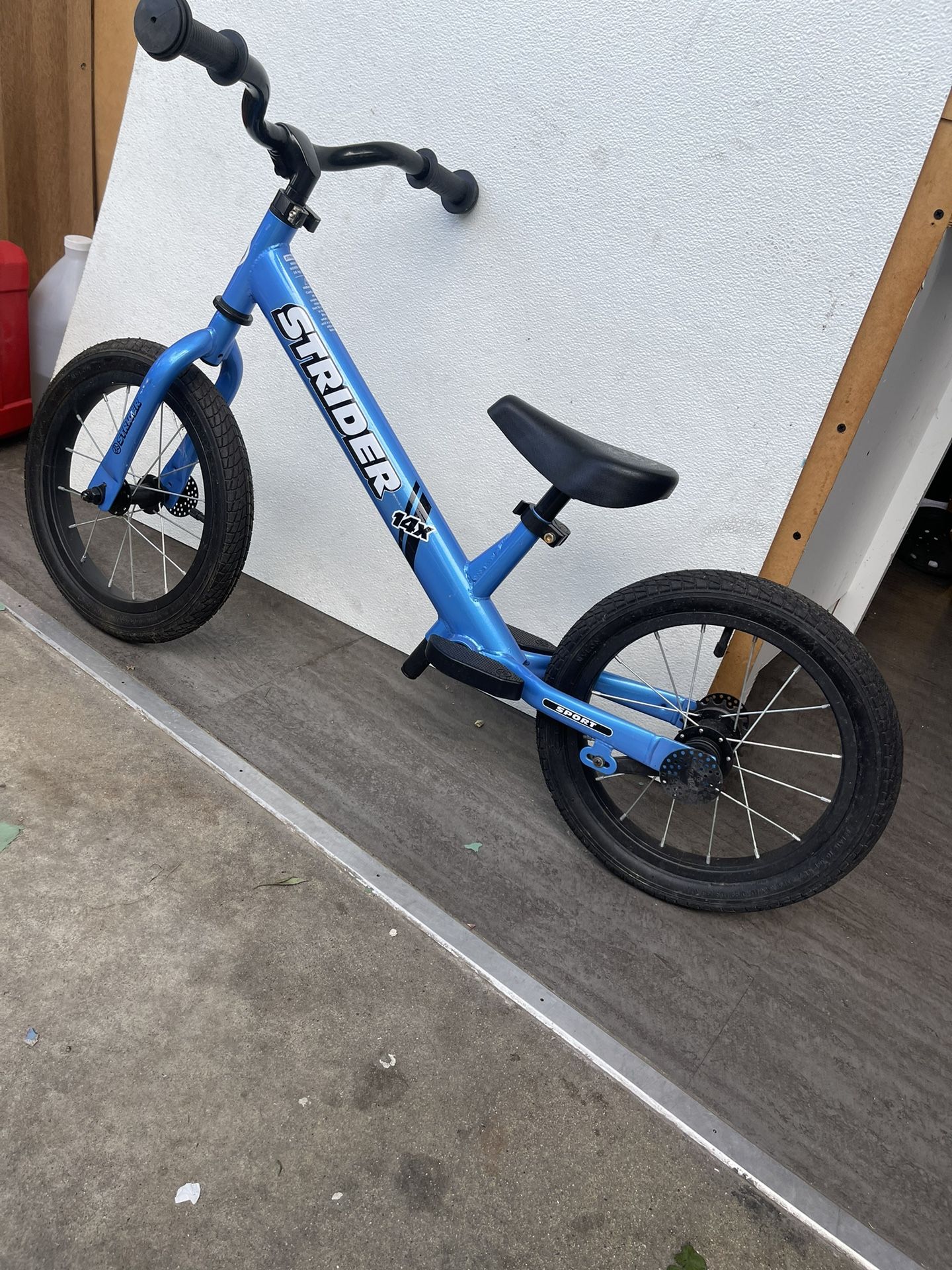 Strider 14x Balance Bike Used (like New)