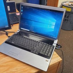 DELL STUDIO 1737 WITH 17.3 INCH SCREEN (INV. D1017)

