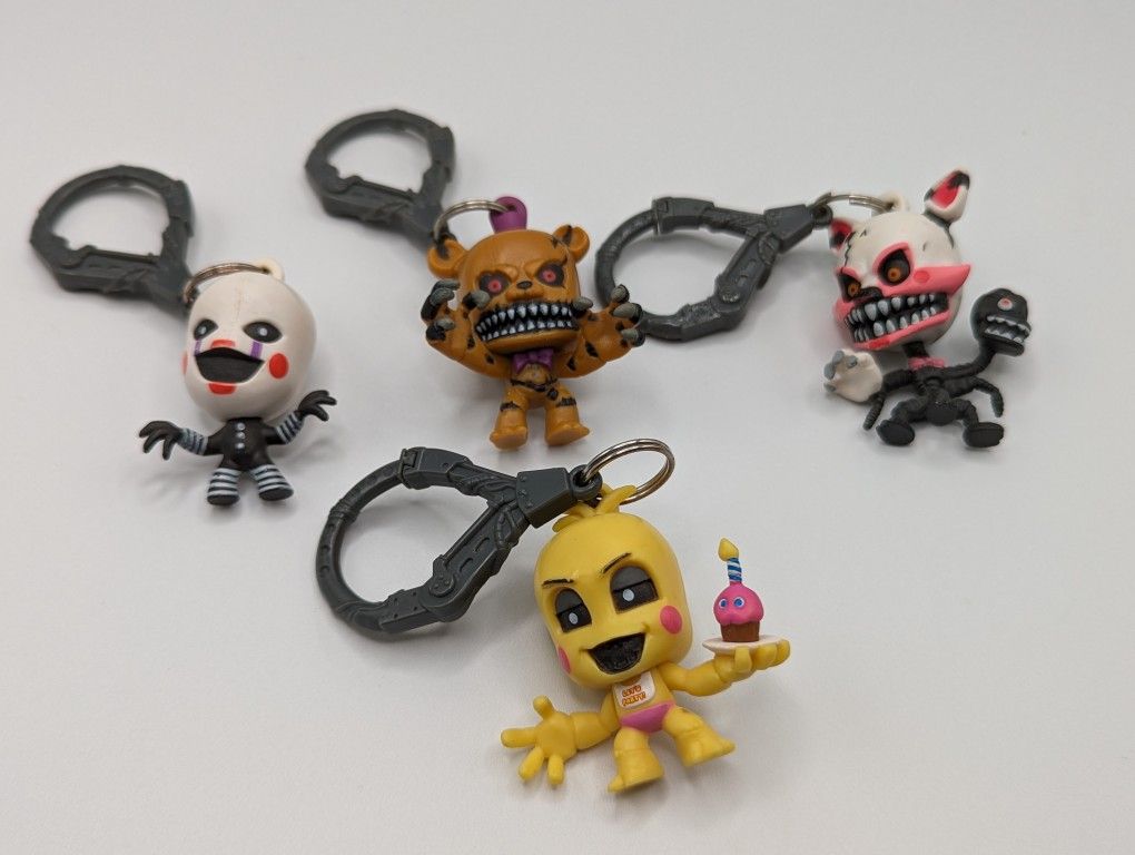 Five Nights At Freddys FNAF Backpack Clip Hanger Charm Keychain Lot of 4
