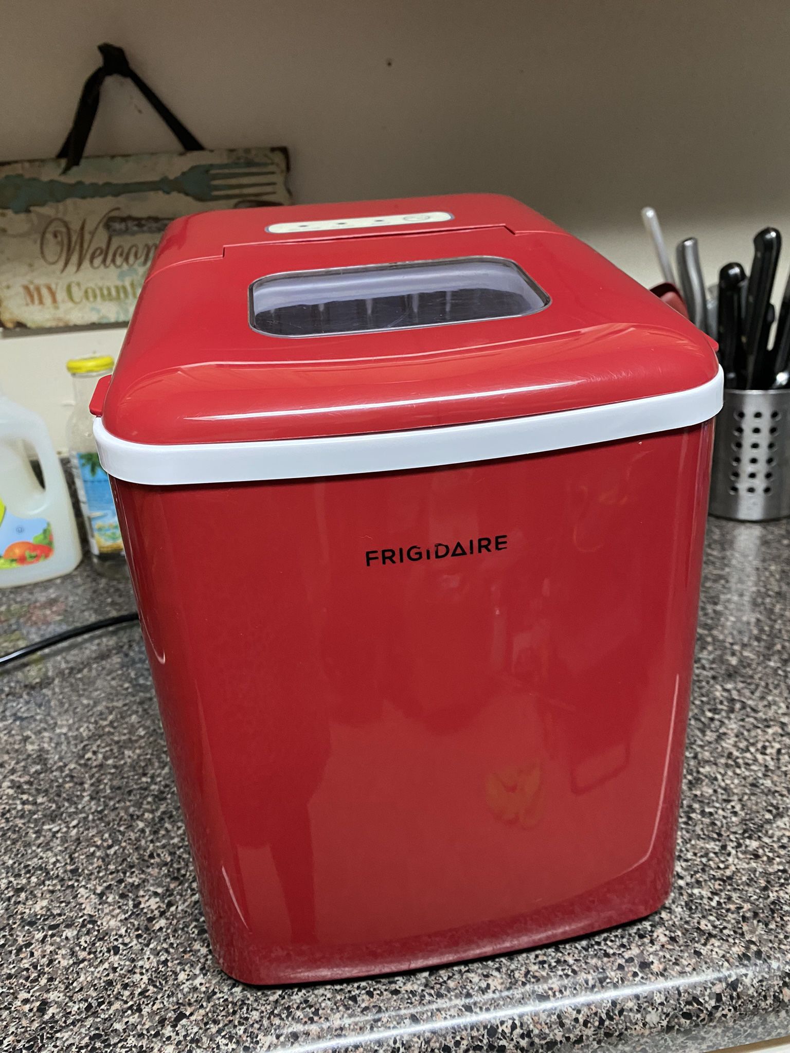 RED Frigidaire Freestanding Portable Ice Maker