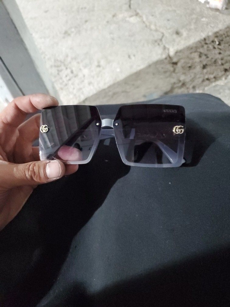 Gucci Sunglasses (Womens)
