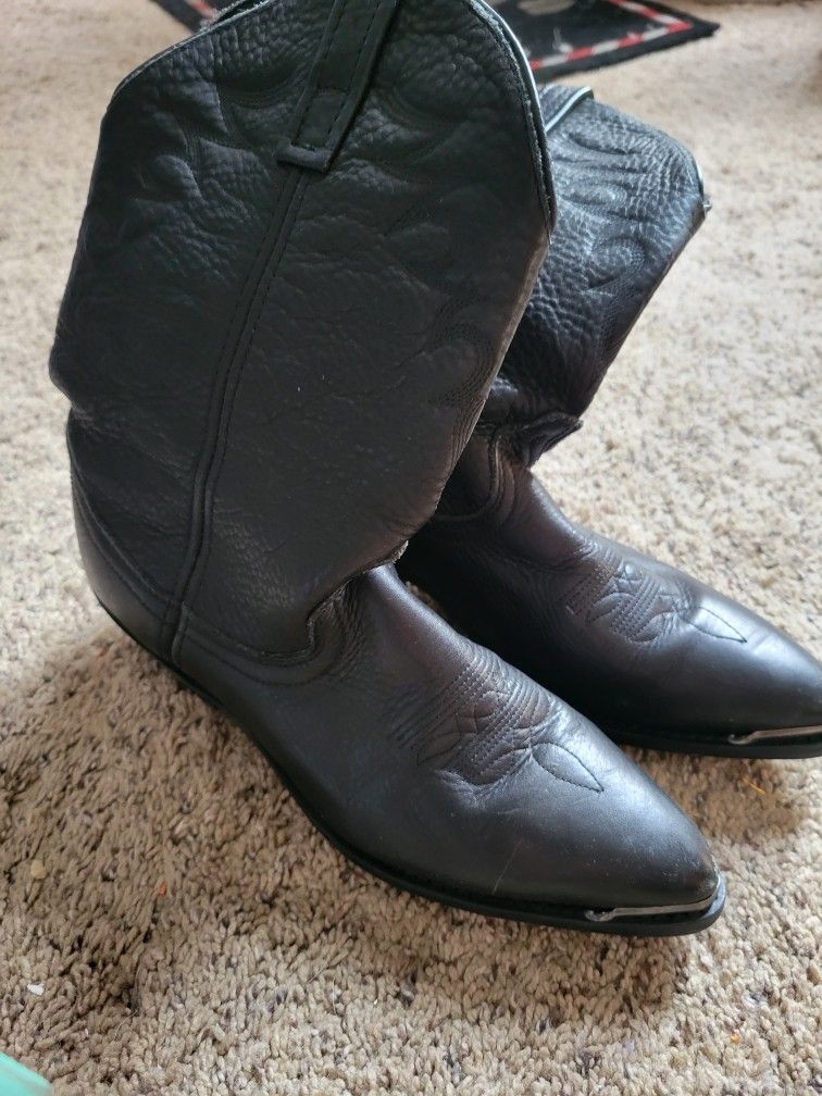 Women's Black Leather Boots...size 8