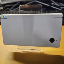 White Nintendo DSi 