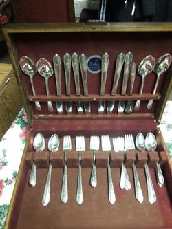WM Rogers IS nakens TARNISH PROOF Silver ware
