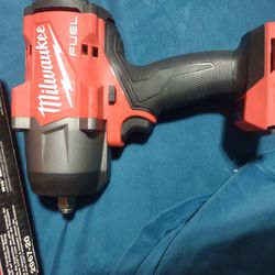 Milwaukee 1/2 Inch Friction Ring Impact Wrench