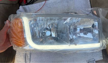 01-06 GMC Yukon Denali Chrome Amber LED Strip Headlights Parking Lights